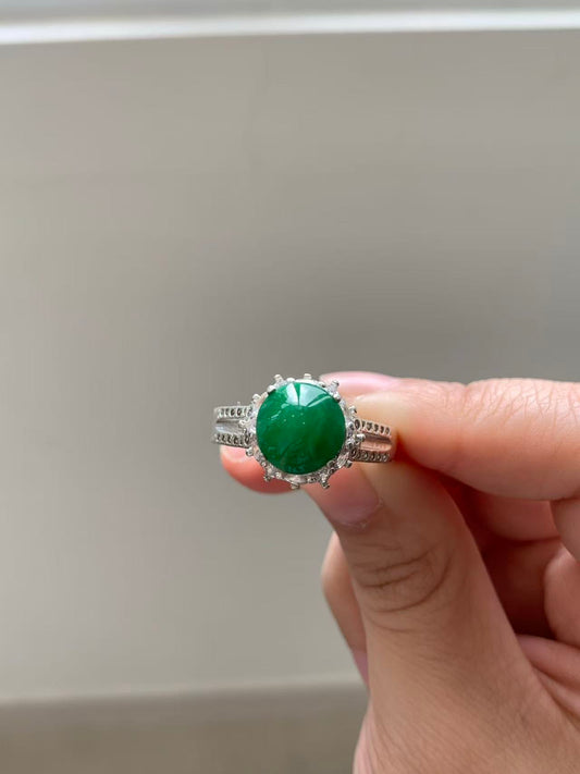 Yuanjiu Jewelry - Natural Intense Green Jadeite Cabochon Ring, Elegant and Refined