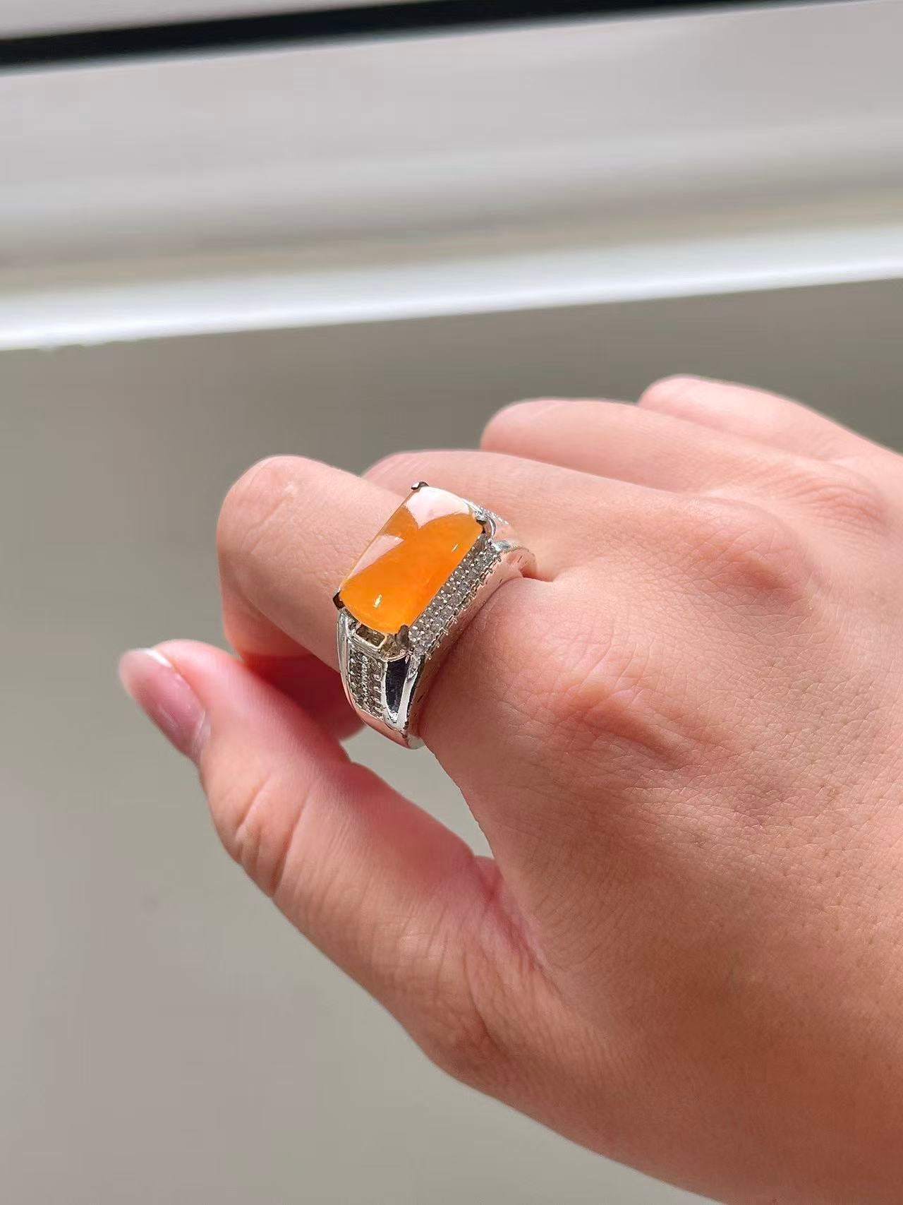 Yuanjiu Jewelry - Natural Yellow Jadeite Cabochon Ring, Elegant and Refined