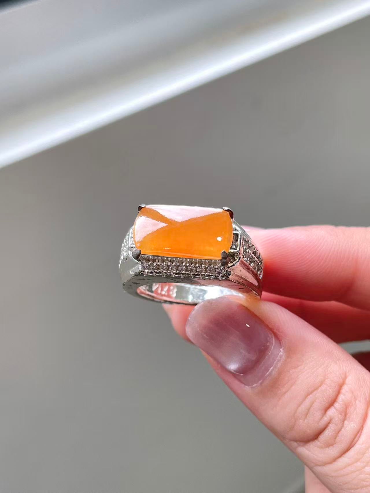 Yuanjiu Jewelry - Natural Yellow Jadeite Cabochon Ring, Elegant and Refined