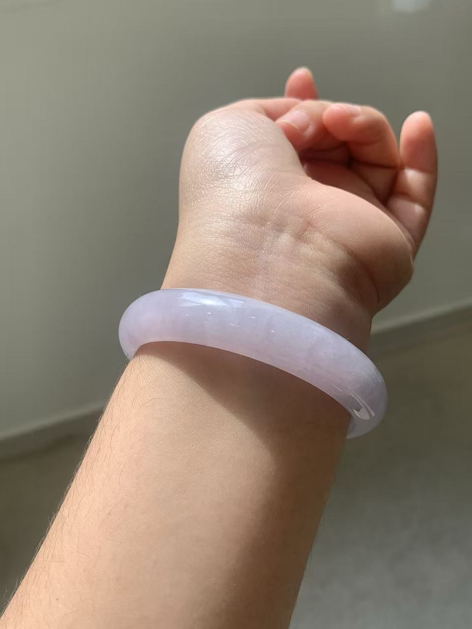 Yuanjiu Jewelry - Natural Pale Lavender 'White Moonlight' Jadeite Bangle, Elegant and Refined, Size 57.6mm