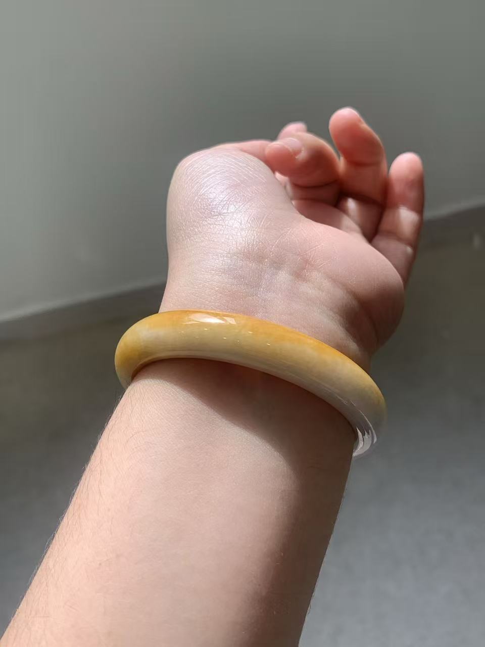 Yuanjiu Jewelry - Natural Yellow Jadeite and White Jade Bangle, Elegant and Refined, Size 54.8mm