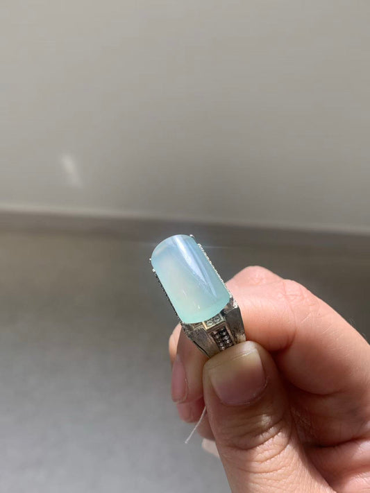 Yuanjiu Jewelry - Natural Translucent 'Qing Di' Jadeite Cabochon Ring, 18K Gold Inlaid, Elegant and Beautiful