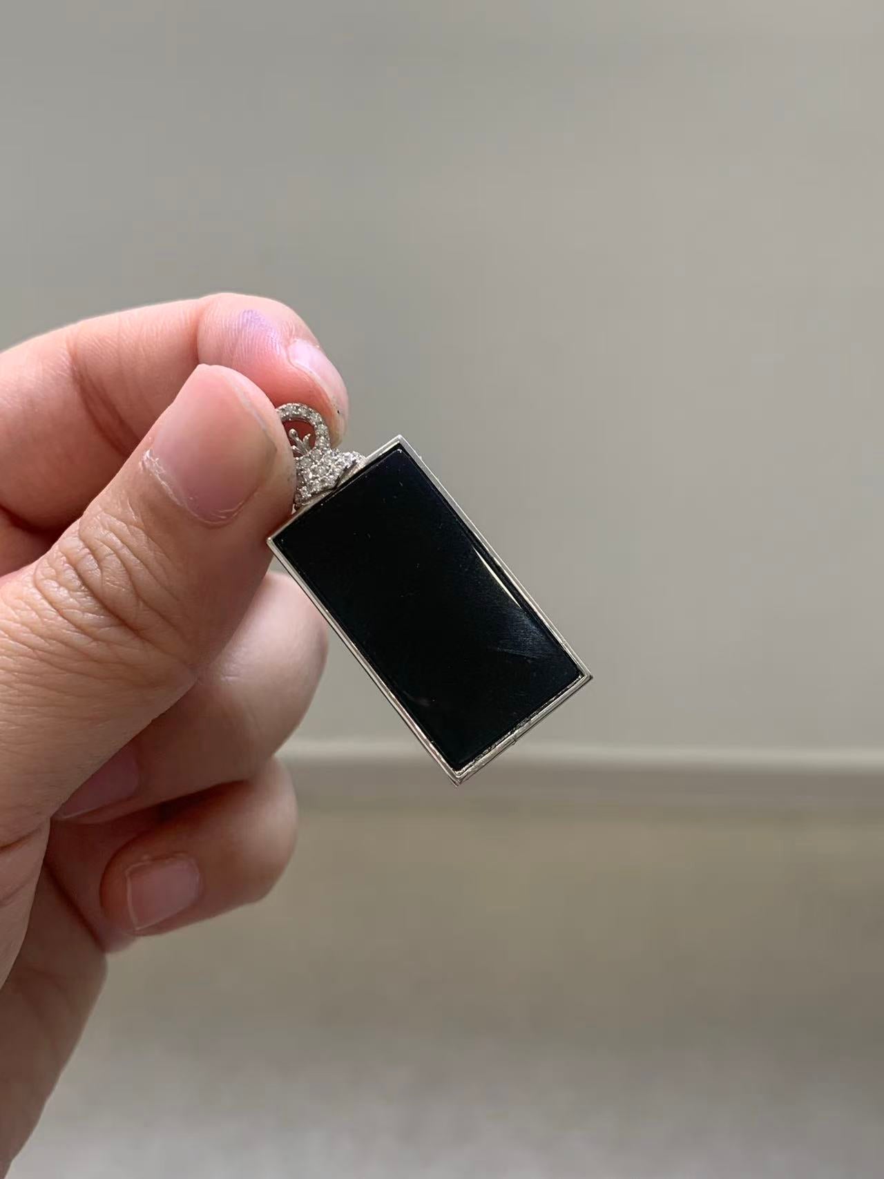 Yuanjiu Jewelry - Natural Black Jadeite Pendant, 18K Gold Inlaid, Elegant and Beautiful