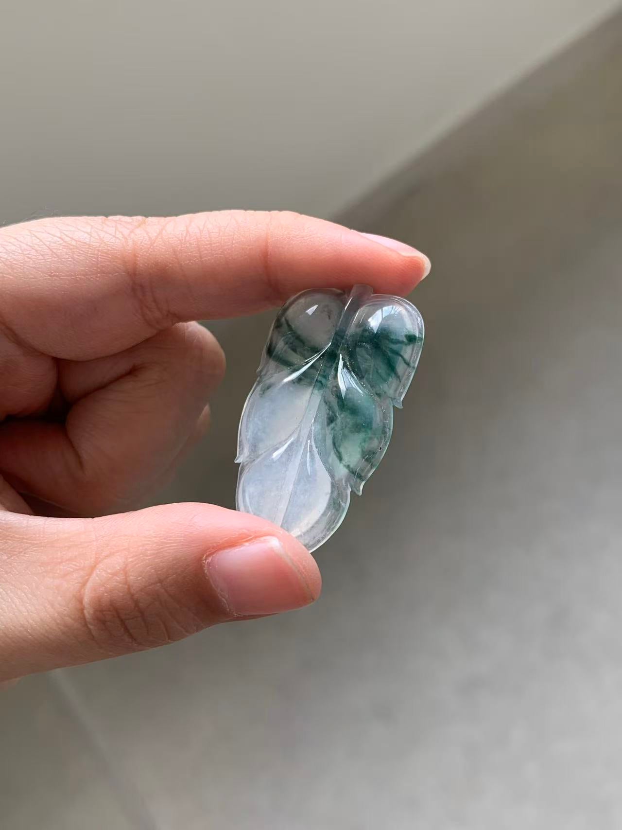 Yuanjiu Jewelry - Natural Jadeite Leaf Pendant with Floating Green, Elegant and Refined